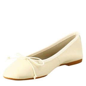 Light beige women's ballet flats in smooth leather 