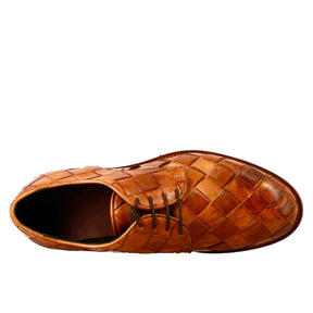 Men's elegant vintage tan derby in woven leather