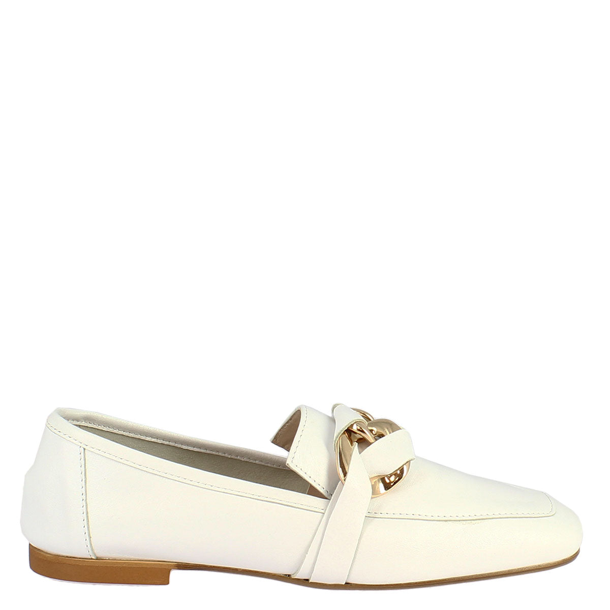 Women's moccasin in white calf leather handmade with decorated clamp.