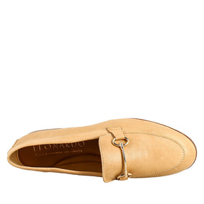 Mocassino da donna in pelle beige con morsetto oro