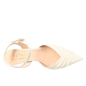 Woman's pointed toe sandal in beige pleated leather with high heel