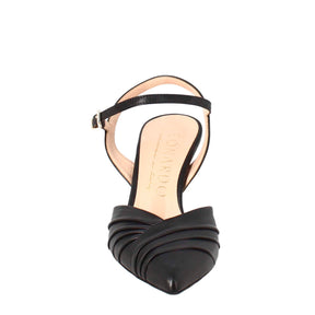 Pointed toe sandal in black leather with heel