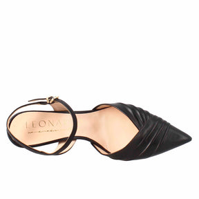 Pointed toe sandal in black leather with heel