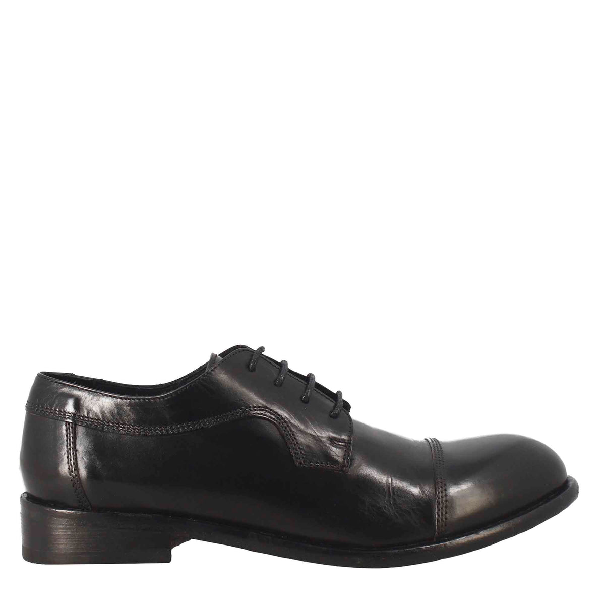 Chaussure basse à lacets pour femmes en cuir noir