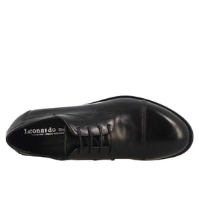 Women's handmade low laced shoe in black leather
