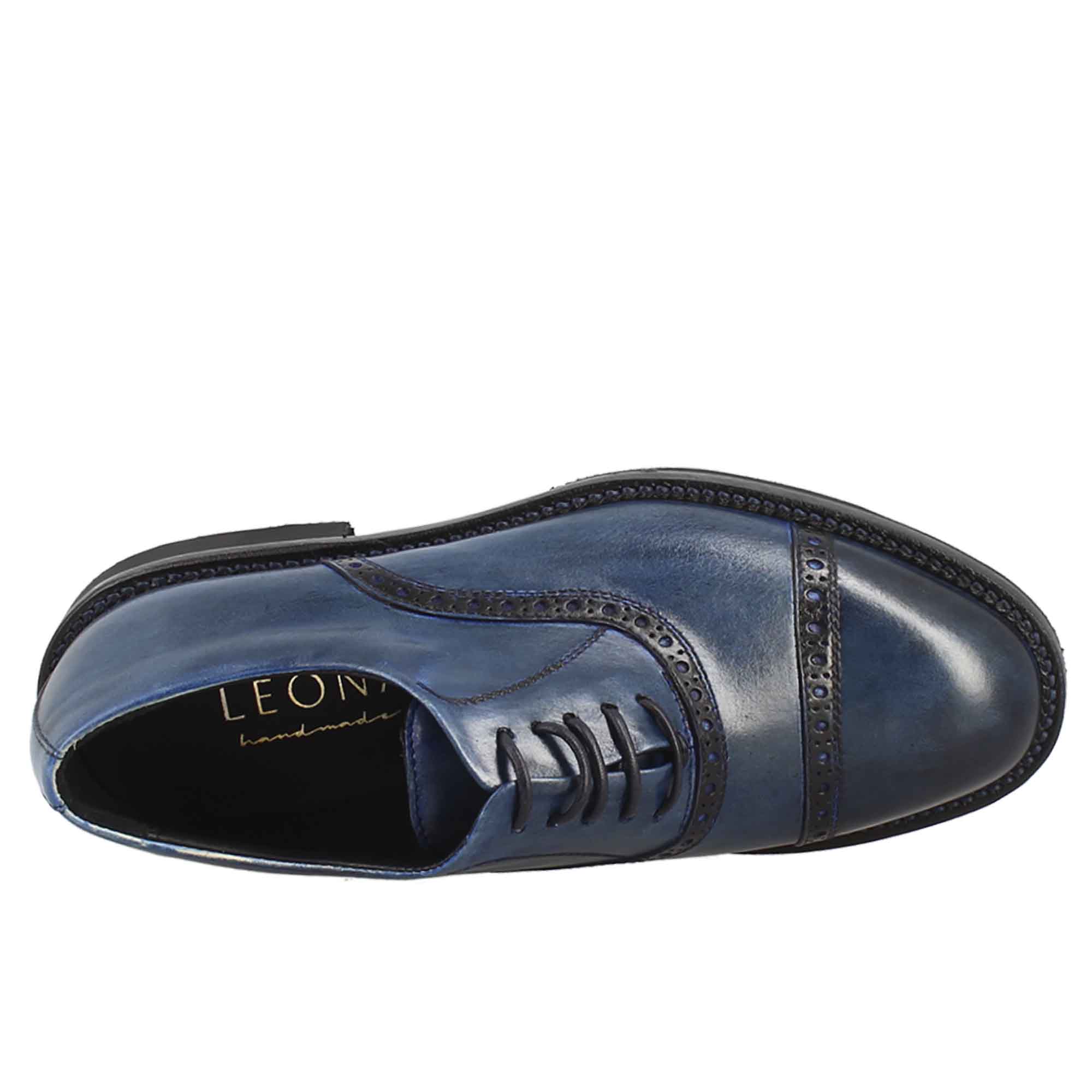 Chaussures de golf pour femme faites à la main en cuir pleine fleur bleu crocodile blanc