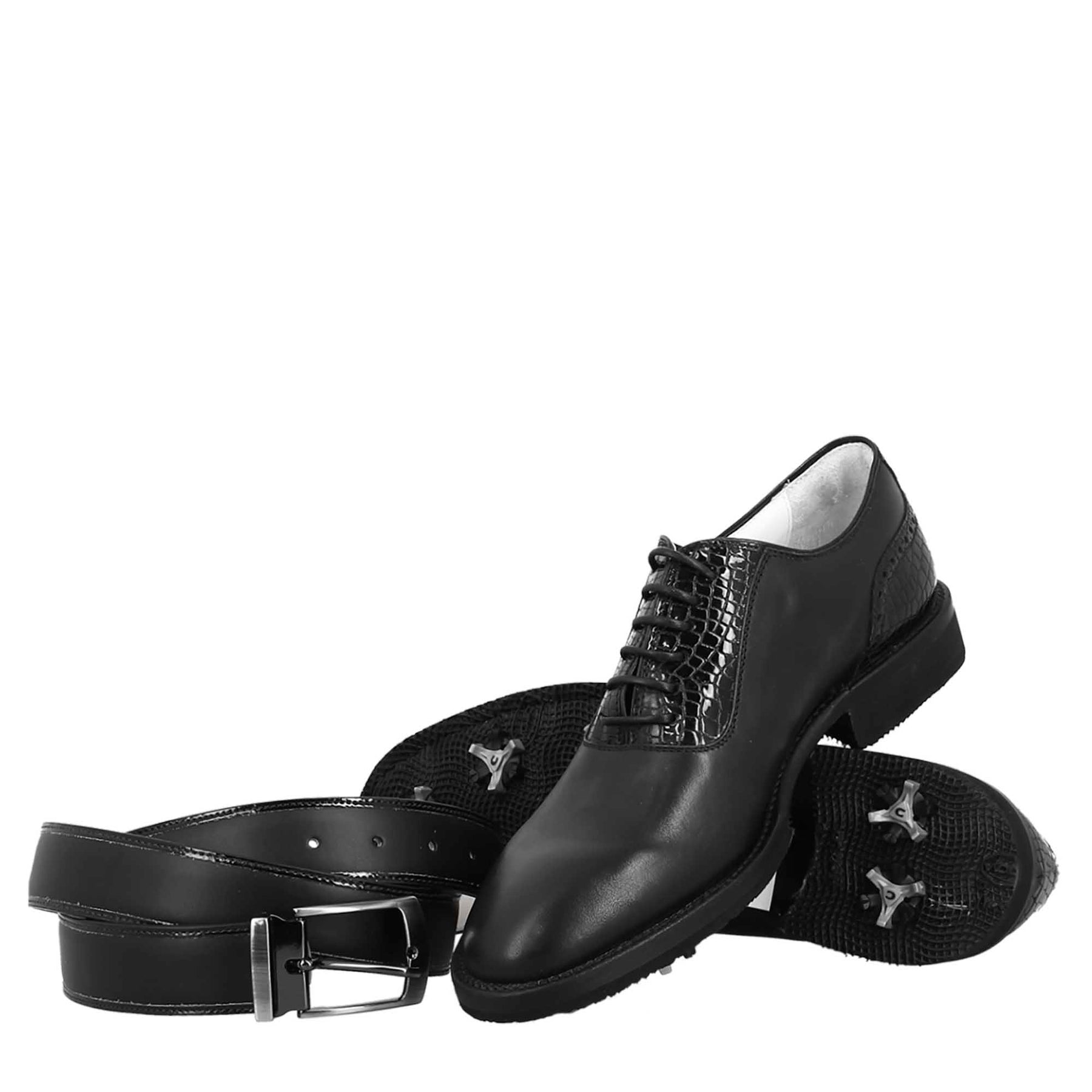 Chaussures de golf pour homme en cuir noir, avec des détails de brogue faits à la main
