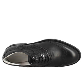 Chaussures de golf pour femmes en cuir de coco noir, avec des détails de brogue faits à la main