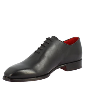Handmade men's lace-up shoes in black leather with laces