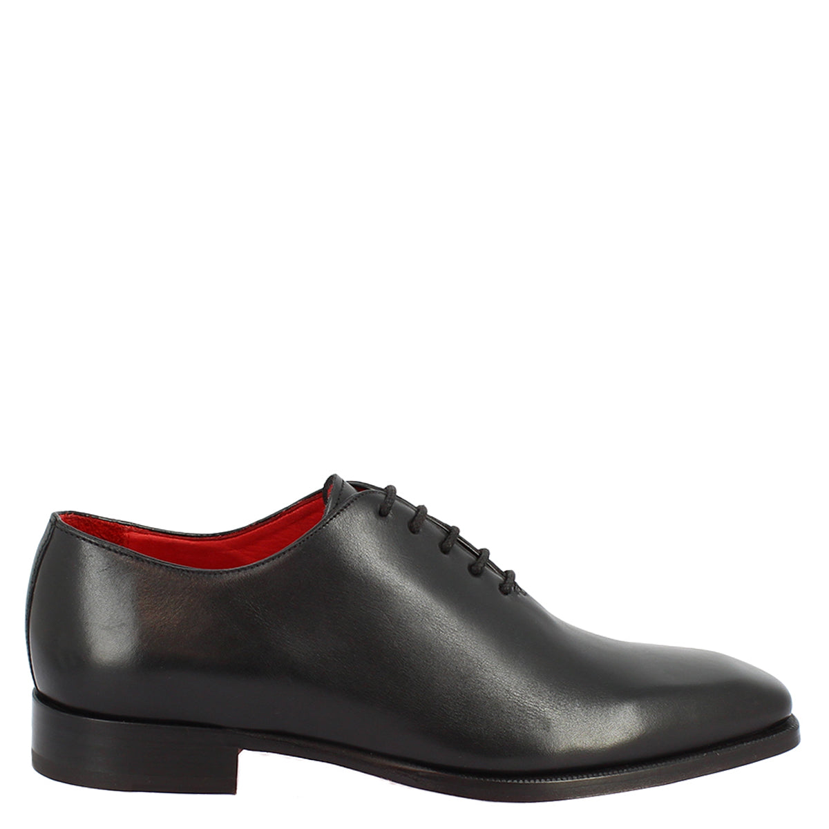 Handmade men's lace-up shoes in black leather with laces