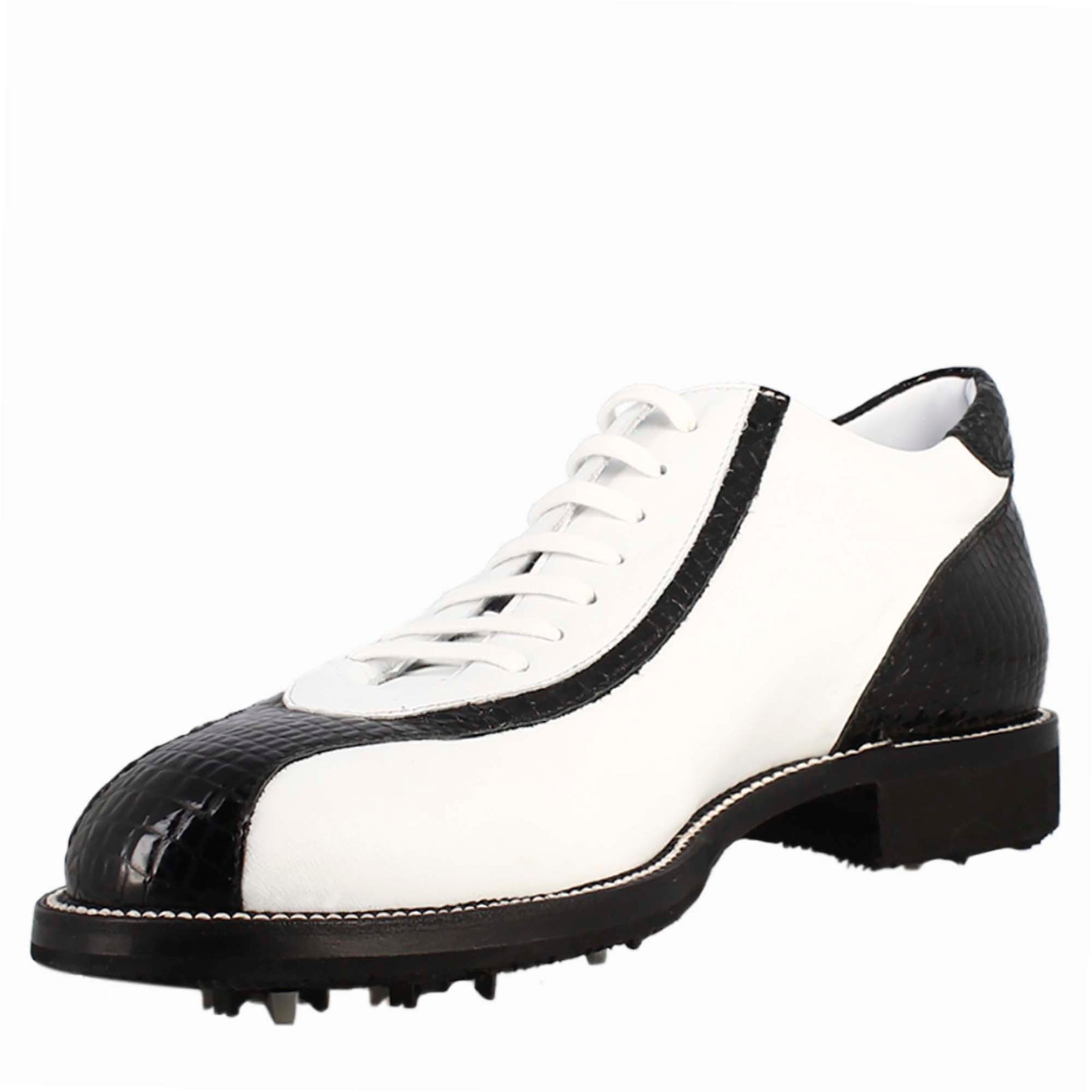 Handcrafted men's golf shoes in white leather and black coconut detailing