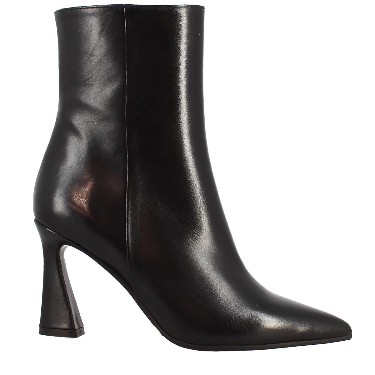 Ankle boot in black Tiffany leather 