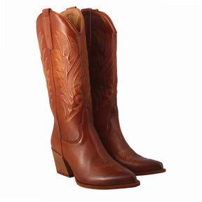 Women's medium Texan boots in brown leather with embroidery.