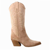 Women's medium Texan boots in light beige suede with embroidery.