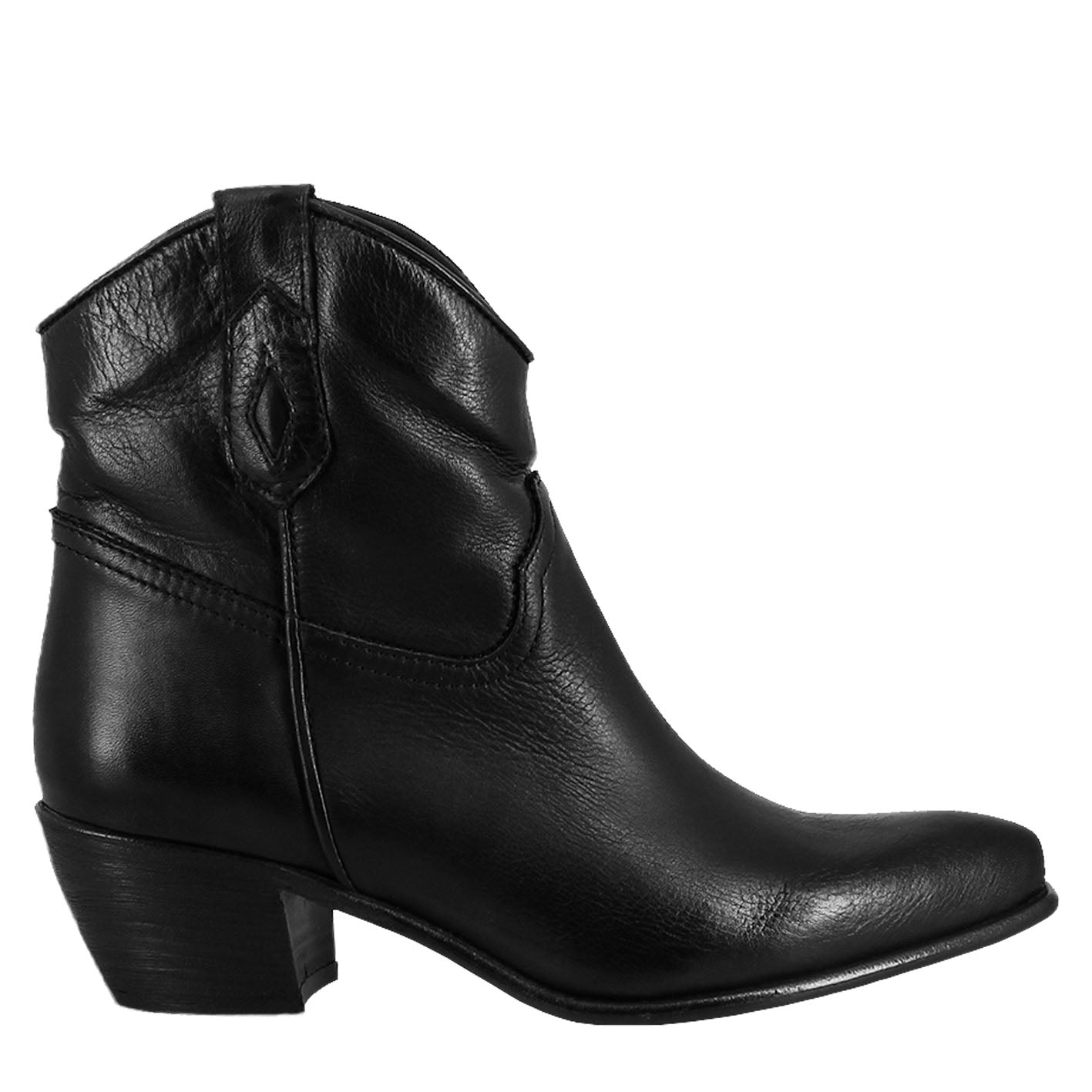 Women's low Texan boots unlined in black vintage leather